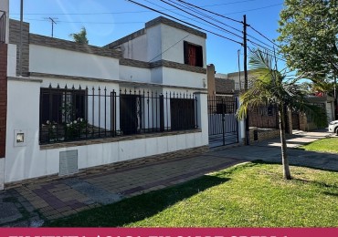 Hermosa casa en calle Grella
