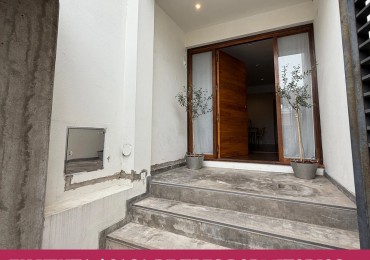 Hermosa casa en calle Victoria